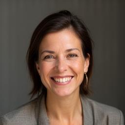 Profile headshot of Evelyn Hunt, Lead Photographer